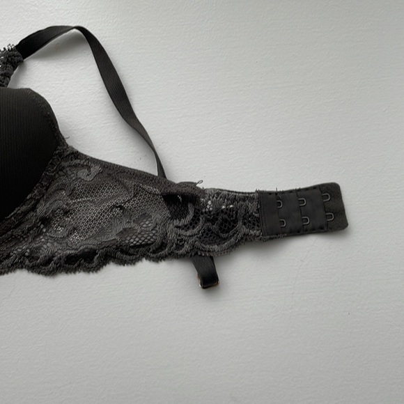 Natori Feathers bra. 32B. - Picture 3 of 5